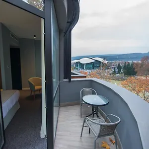 hotel-noe.alltbilisihotels.com/